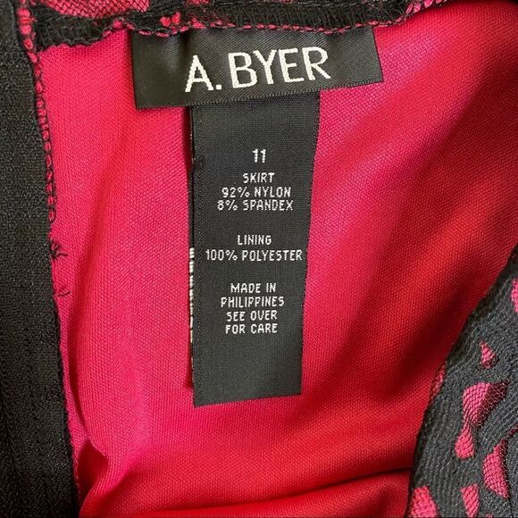 A. Byer Embossed Floral Lace Skirt Sz 11 - Picture 4 of 4